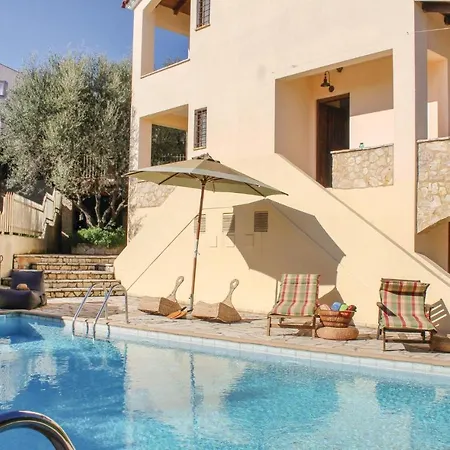 Holiday home Beautiful In Aigio